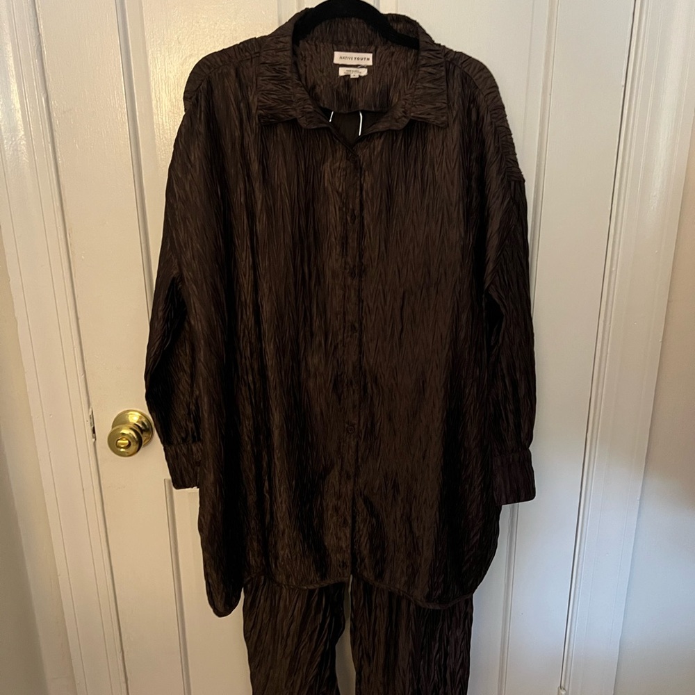 NATIVE YOUTH Dark Brown Textured Set